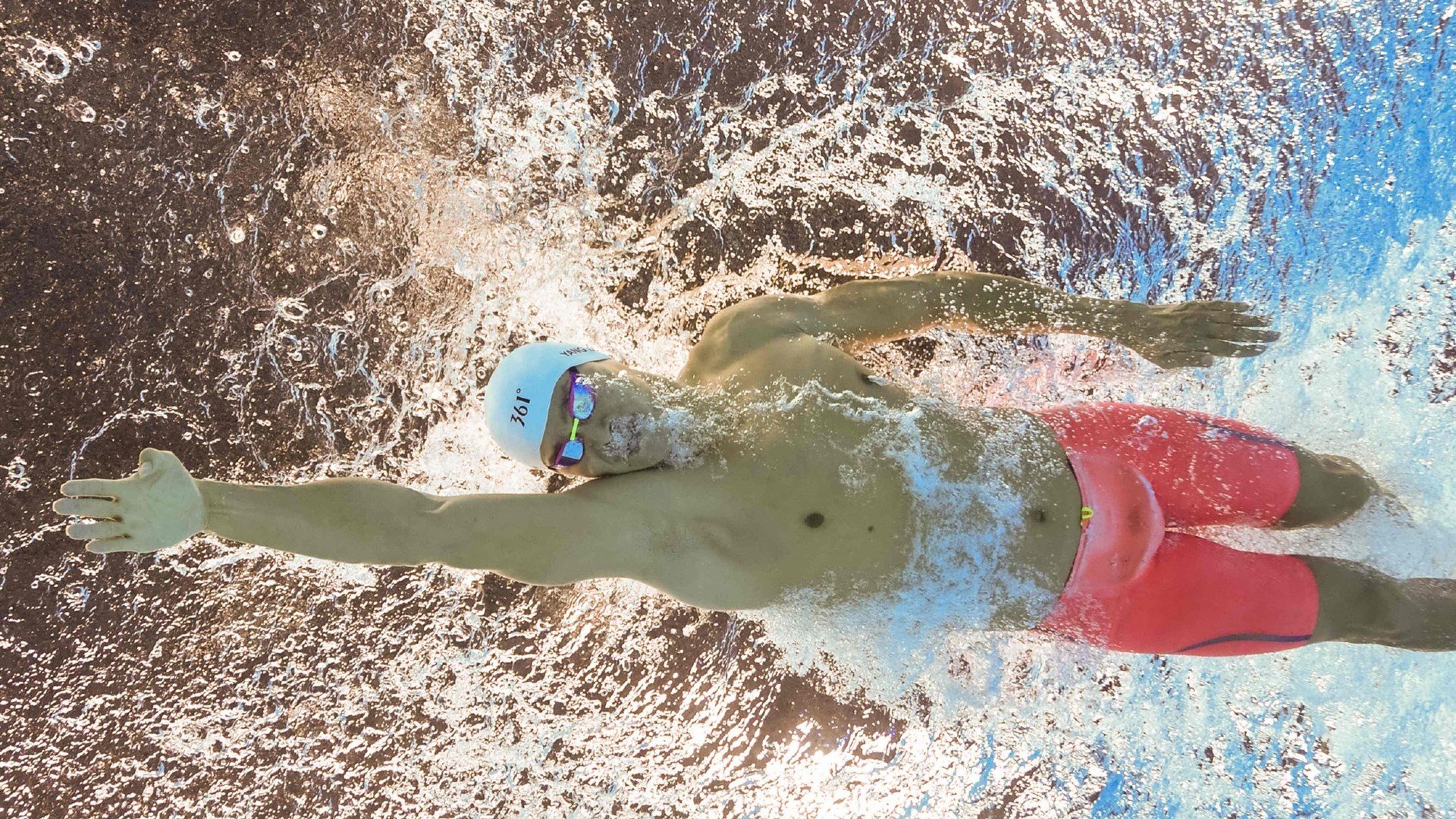 中国马拉松锦标赛锦州滨海站 海风与阳光作伴 跑者齐聚渤海之畔